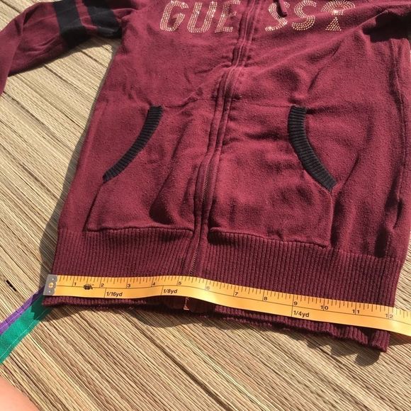 🍁50% Off Sale 🍁 Guess sweater - Picture 6 of 9